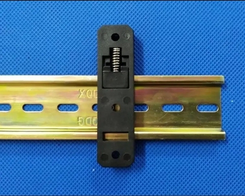 RB-233 คลิปหนีบพลาสติกไนล่อนสปริงโหลด Din Standard Rail Mounting สีดำ ความกว้าง 20 มม