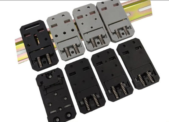 35 มม กว้าง 67.5 มม ยาว ไนลอน PA66 DIN Rail Clips Mount Holder A-35-2 ในสีดําและสีเทา